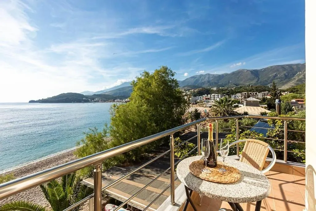 Potam'Sea Bliss 1 - Beach Front, Parking هيماري